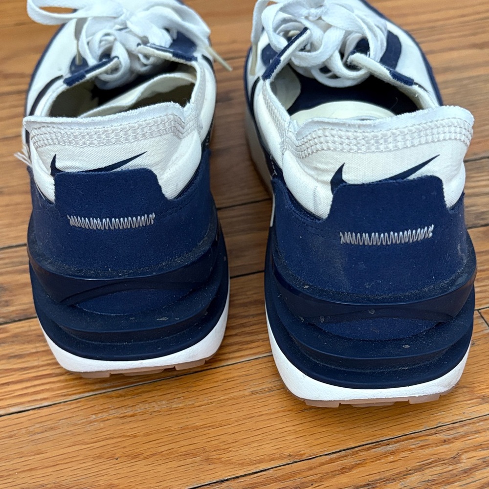 Nike White and Navy Low-Top Running Shoes - Picture 8 of 8